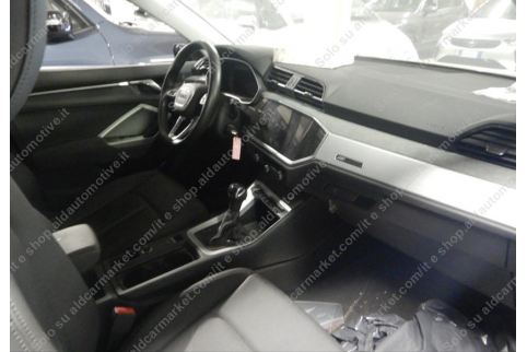 2022 Audi Q3, Benzinas / Elektra